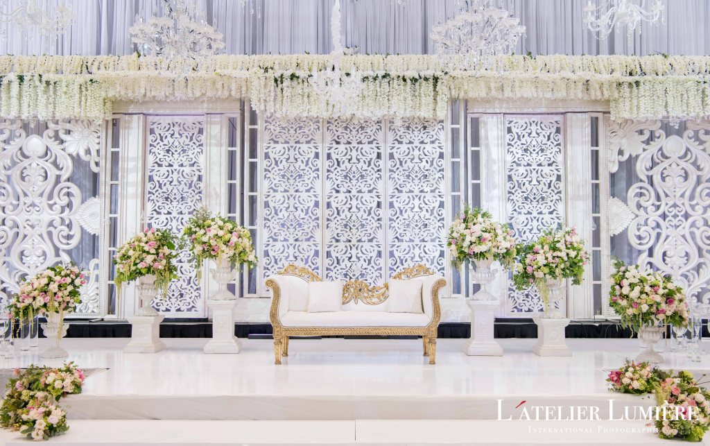 A Candlelit Mehndi, Blush Staircase Florals and a White Jali Reception
